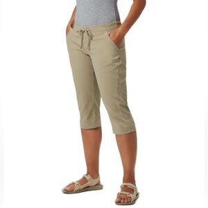 Columbia Omni-Shield Advanced Repellency Outdoor Long Short Khaki Size 4
